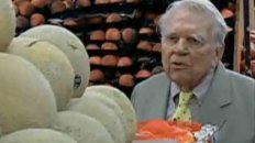 Andy Rooney Goes Fruit Shopping