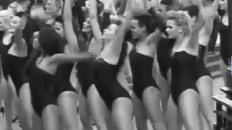 Beyonce 100 Single Ladies Flash-Dance Piccadilly Circus, London for Trident Unwrapped