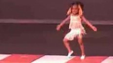 Ridiculous Toddler Gymnast